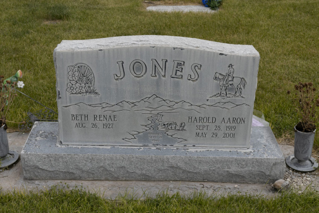Harold Aaron & Beth Renae Jones Headstone