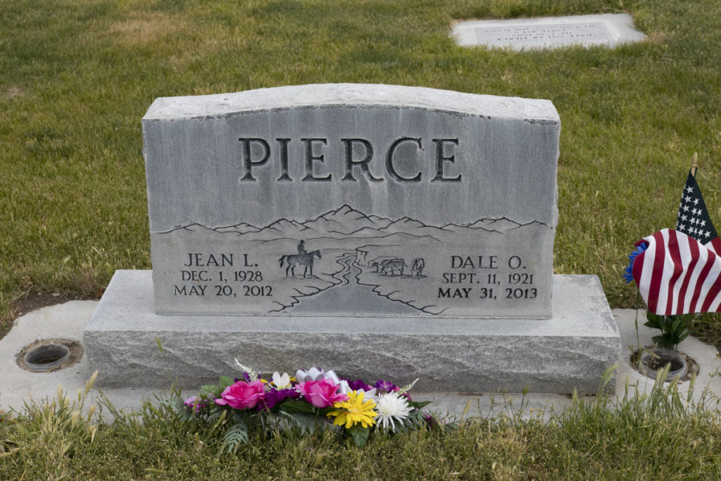 Dlae O & Jean L Pierce Headstone