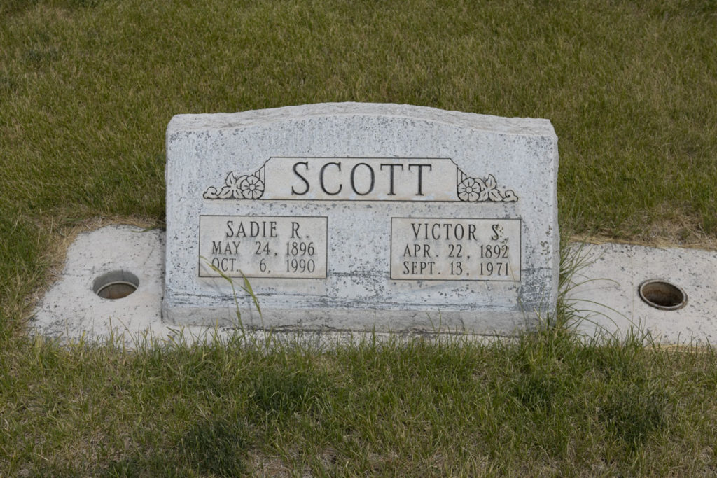 Victor S & Sadie R Scott Headstone