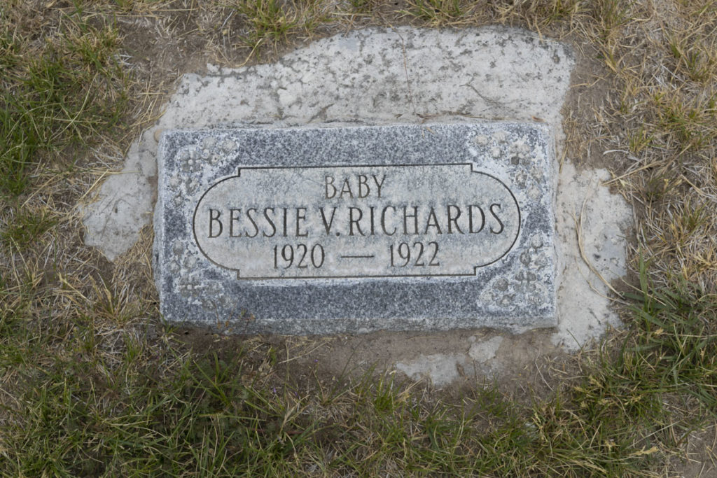 Bessie V Richards Headstone