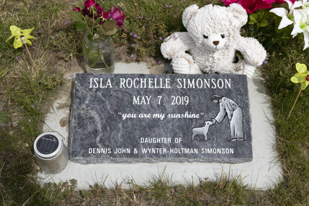 Isla Rochelle Simonson Headstone